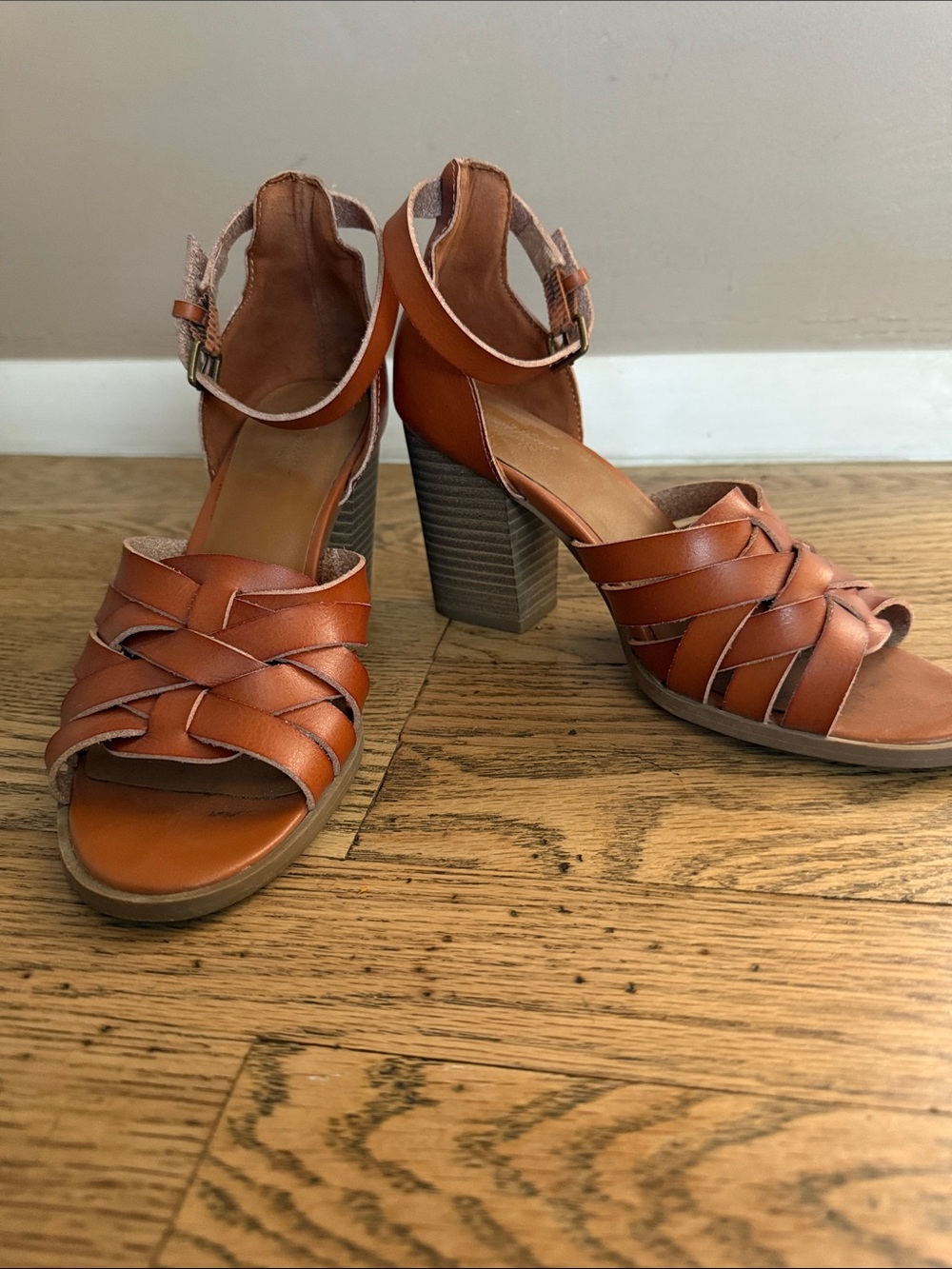 Universal Thread Tan Woven Leather Block Heel Sandals